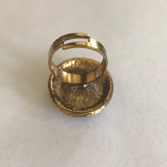 Ring - Picture 3 of 5